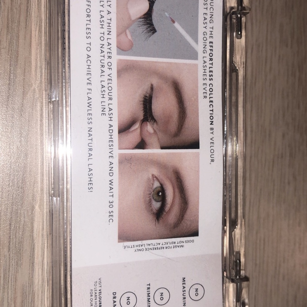 False eyelashes - Picture 2 of 2